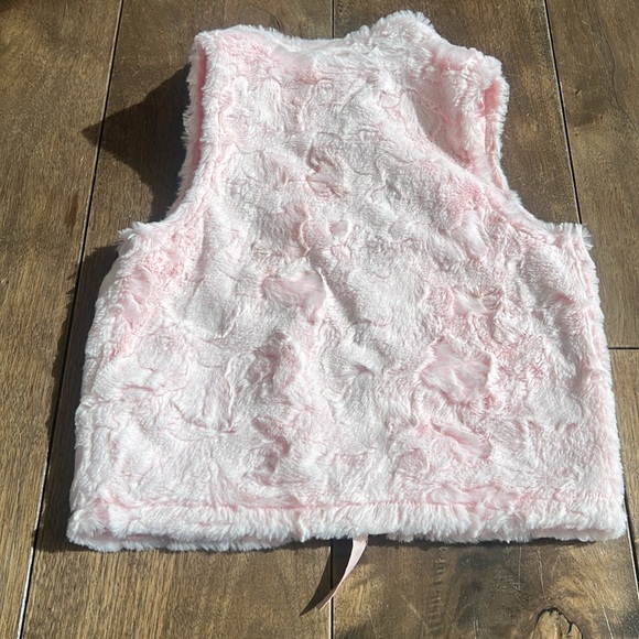 Girls Pink Fuzzy The North Face Vest - Picture 3 of 4
